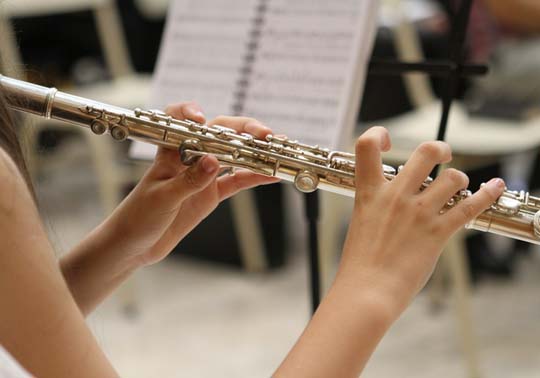 Tocando la flauta